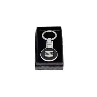 Breloc Seat premium 3d cu doua fete, in cutie cadou Magrot 20224
