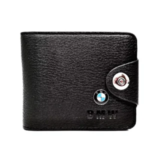 Portofelul BMW este un accesoriu elegant și practic, care este perfect pentru pasionații de masini. Este un cadou ideal pentru orice fan BMW.
