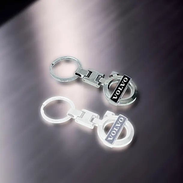 Breloc Volvo Premium din Metal Inoxidabil, cu Sigla în Relief – Cutie Cadou Eleganta pentru Fanii Volvo - 26015 3 Breloc Volvo Premium din Metal Inoxidabil, cu Sigla în Relief – Cutie Cadou Eleganta pentru Fanii Volvo - 26015