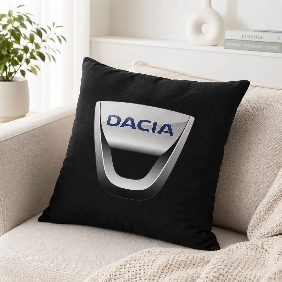 Fata de perna, husa cu sigla, Dacia, 45 x 45, Magrot, 26039 2 Fata de perna, husa cu sigla, Dacia, 45 x 45, Magrot,