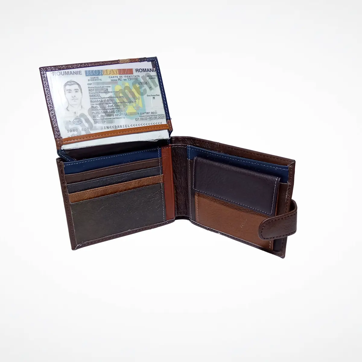 Portofel Barbatesc din Piele Naturala Maro interior multicolor Inchidere cu Capsa – 7 Sloturi pentru Carduri, Buzunar Maruntis - Fereastra CI. - Magrot 26047 4 Portofel barbati Magrot – fereastra buletin si compartimente documente